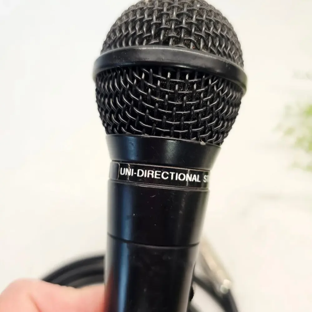 Uni-directional Standel LM-58 Stage Mic Low Imp. Handheld Dynamic Microphone